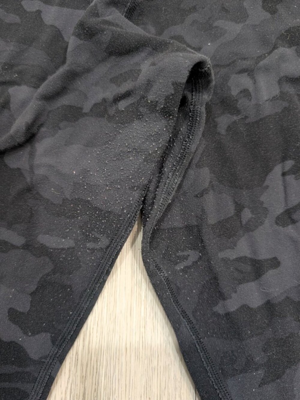 Lululemon joggers size 8 - Picture 3 of 4